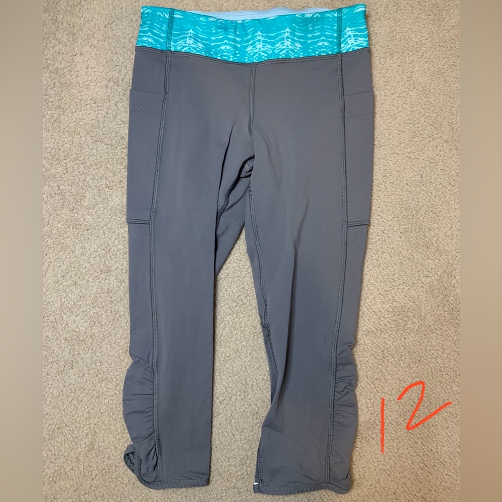 Ivivva lululemon Grey Cropped Leggings Pockets Rouching Mesh Reflective Girls 12
